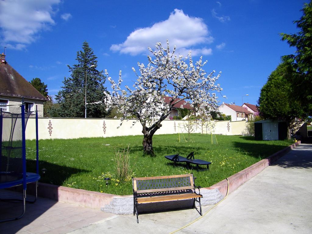 Grand Appartement Dans Villa Avec Parking Quartier Residentiel Joigny Kamer foto