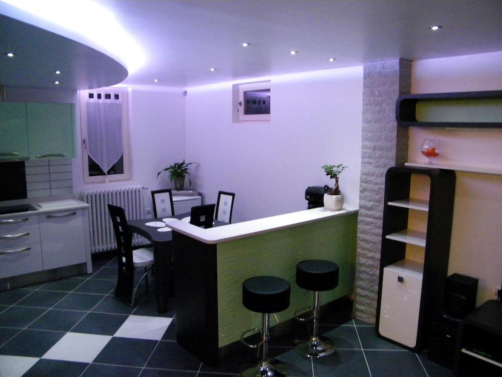 Grand Appartement Dans Villa Avec Parking Quartier Residentiel Joigny Kamer foto