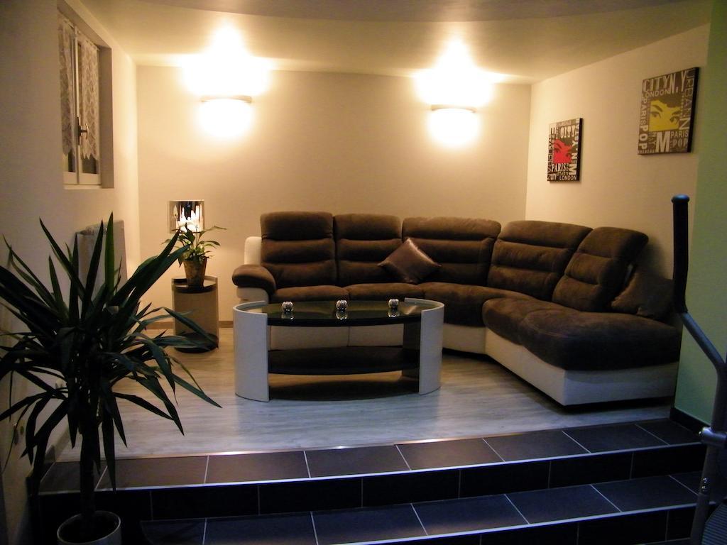 Grand Appartement Dans Villa Avec Parking Quartier Residentiel Joigny Kamer foto